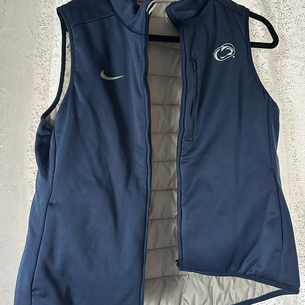 Nike Women’s reversible Penn State vest, size medium